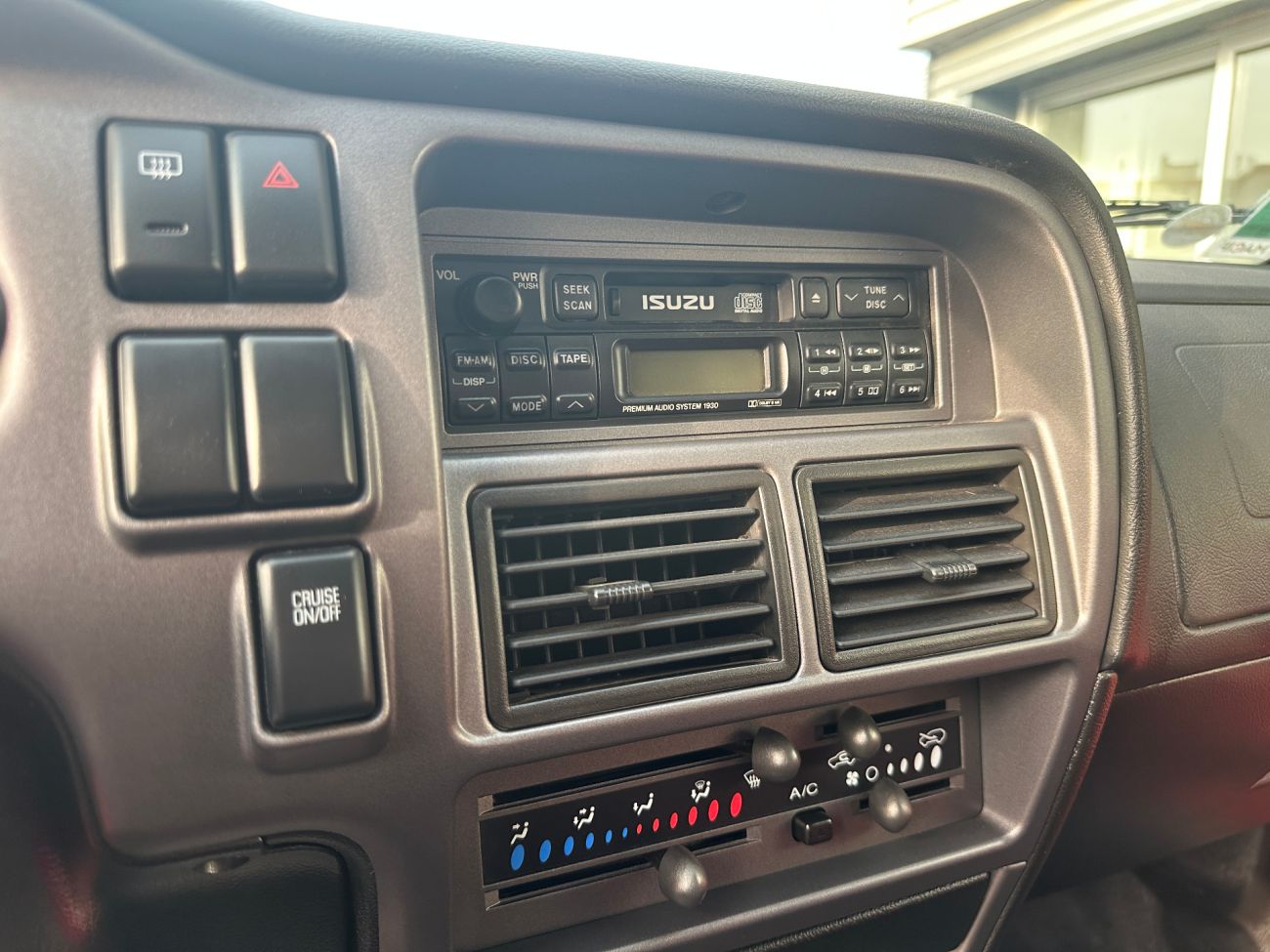 Mandataire ISUZU VEHICROSS V6 3.5L 215CV