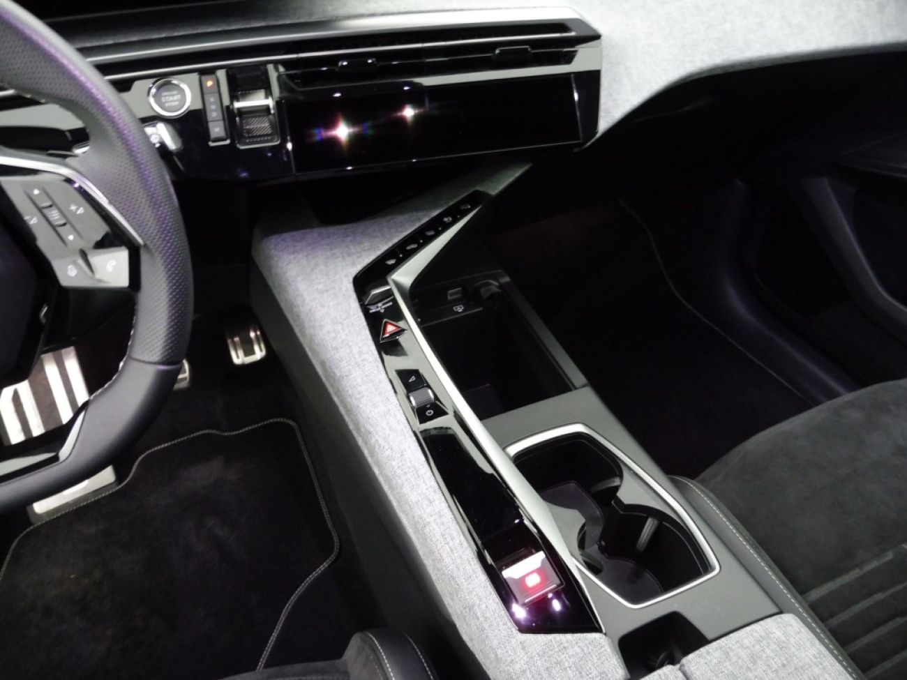 Mandataire PEUGEOT 3008 HYBRID 136CH GT E-DCS6
