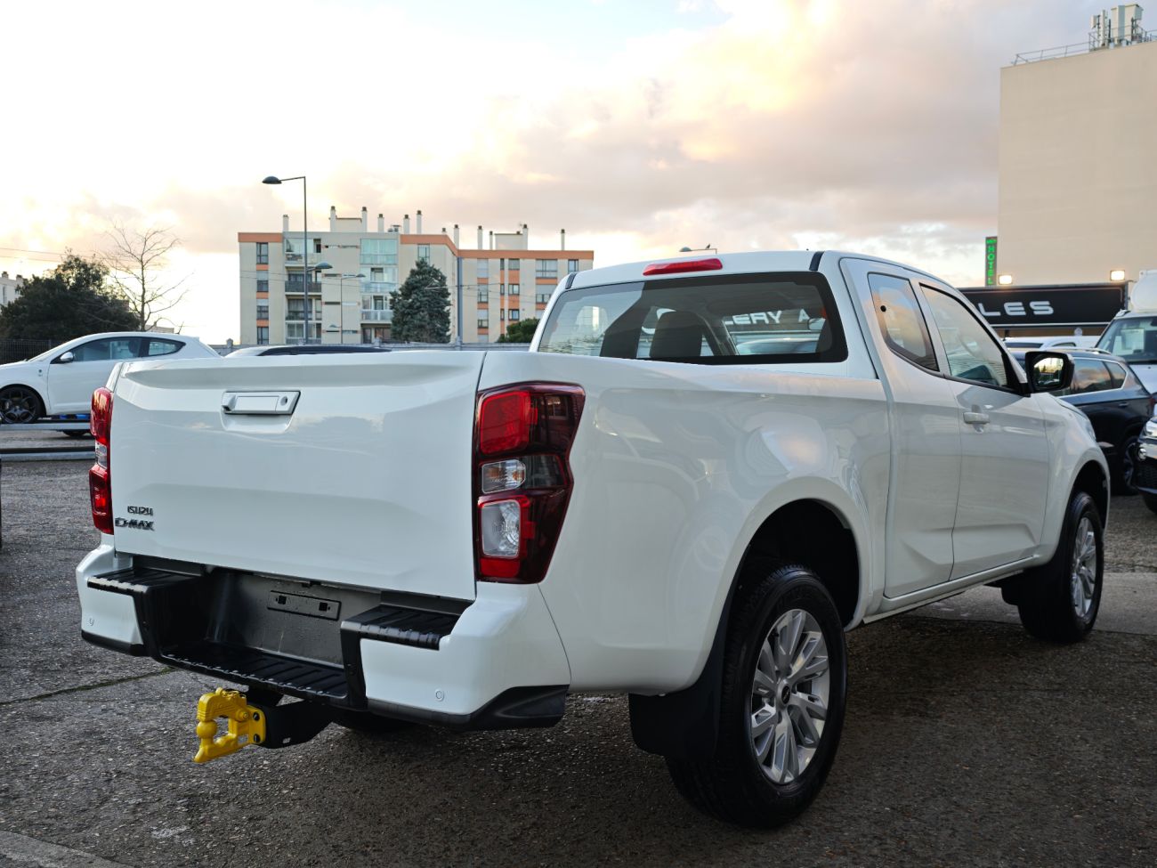 Mandataire ISUZU D MAX SPACE N60 BB+ A/T 4x4 Euro6e