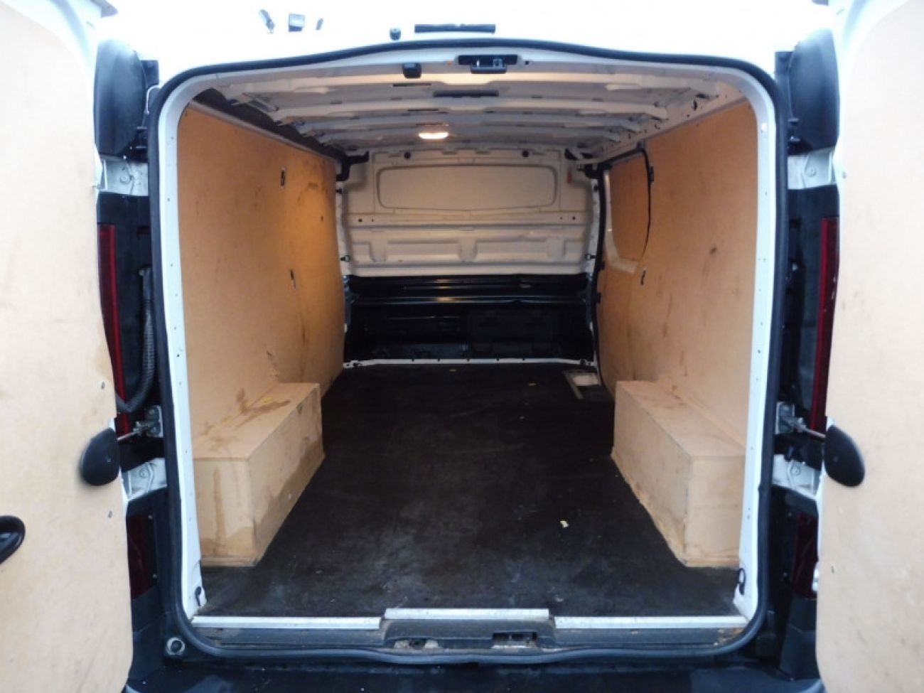 Mandataire RENAULT TRAFIC III FG L2H1 1300 2.0 DCI 120CH GRAND CONFORT S&S E6