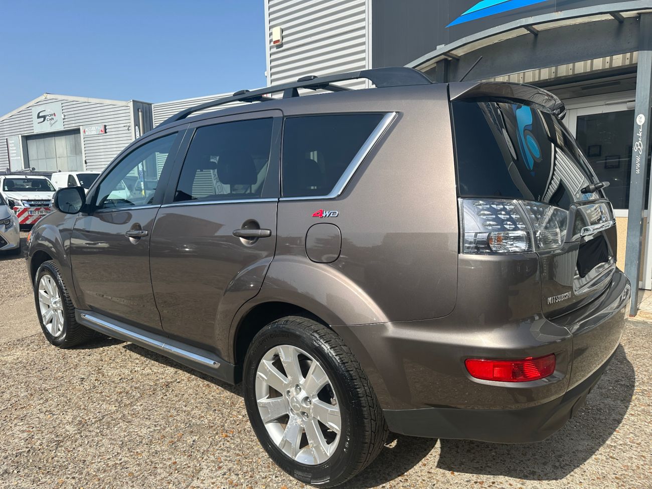 Mandataire MITSUBISHI OUTLANDER 2.2 DI-D 150 4WD Instyle