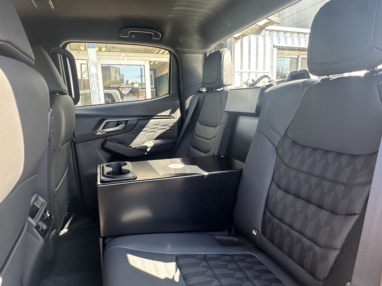 Mandataire ISUZU D-MAX CREW N60 NITRO SPORT 4X4 A/T 4 PLACES / PAS DE MALUS ECOLOGIQUE