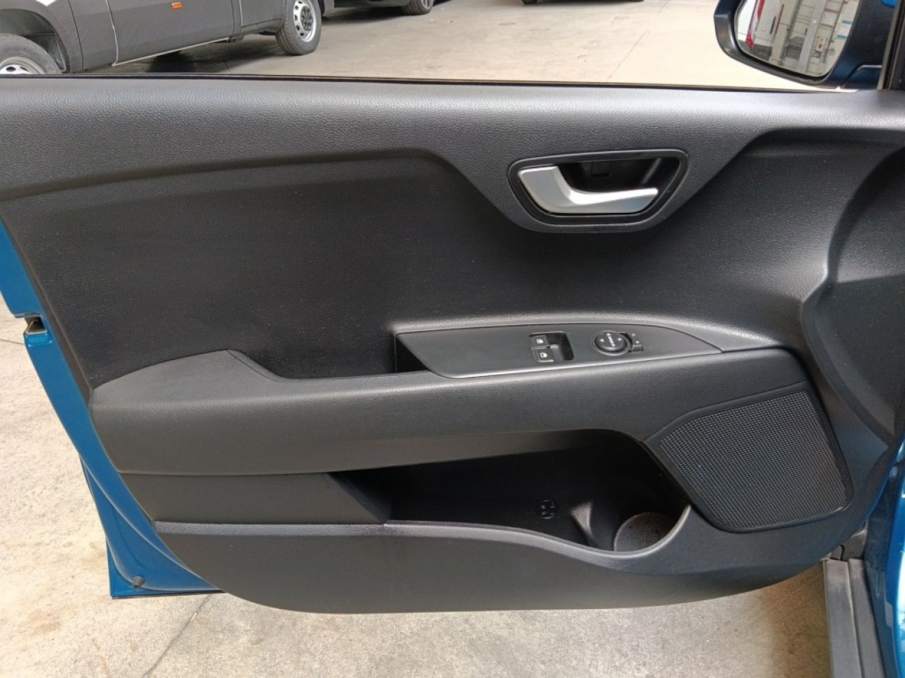 Mandataire Kia Stonic 1.2 LX 84fun