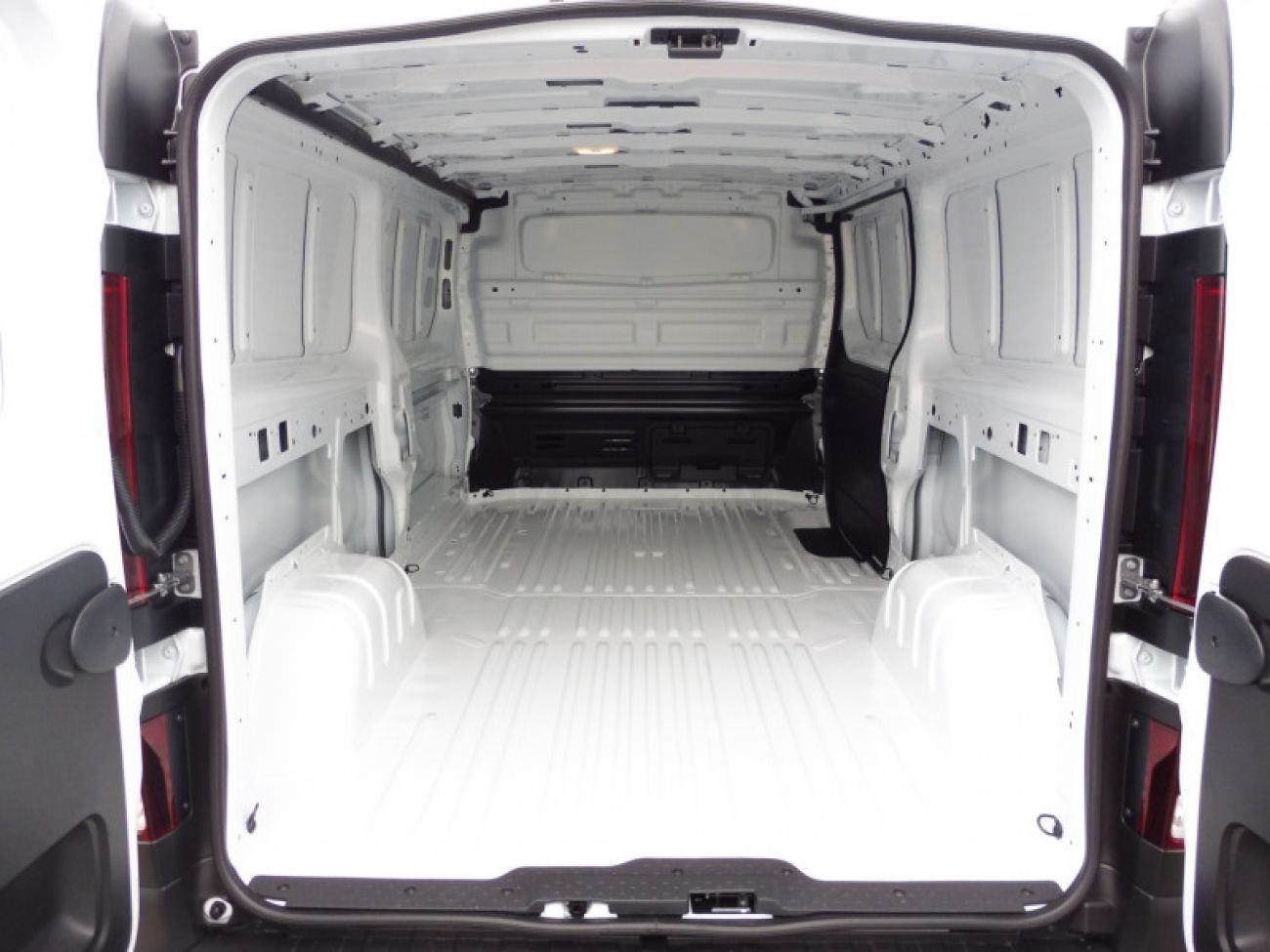 Mandataire RENAULT TRAFIC III FG L1H1 3T 2.0 BLUE DCI 150CH ADVANCE -24