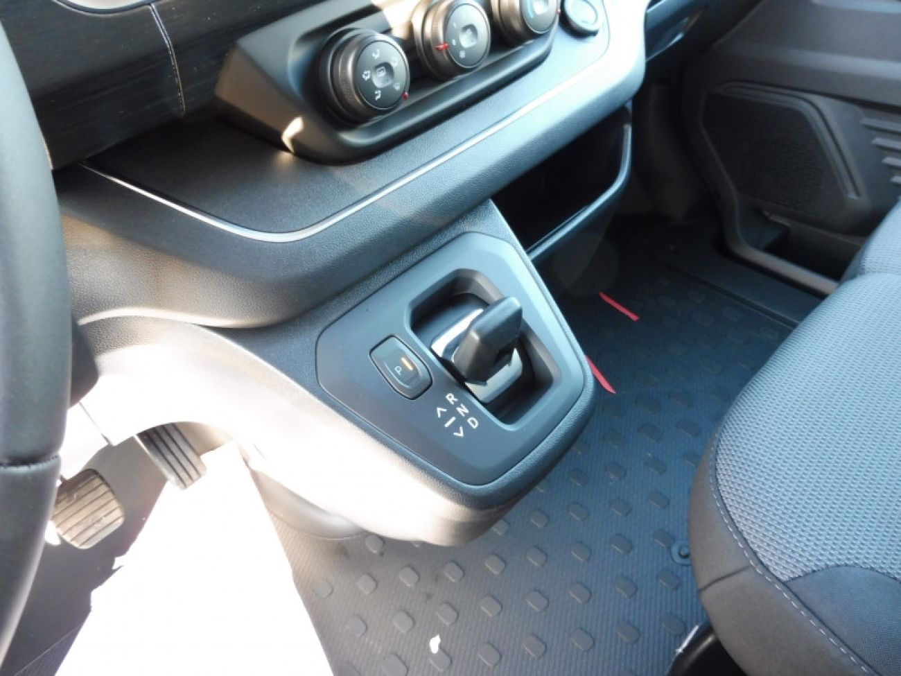 Mandataire RENAULT Trafic L2H1 3T 2.0 BLUE DCI 150CH ADVANCE EDC -24