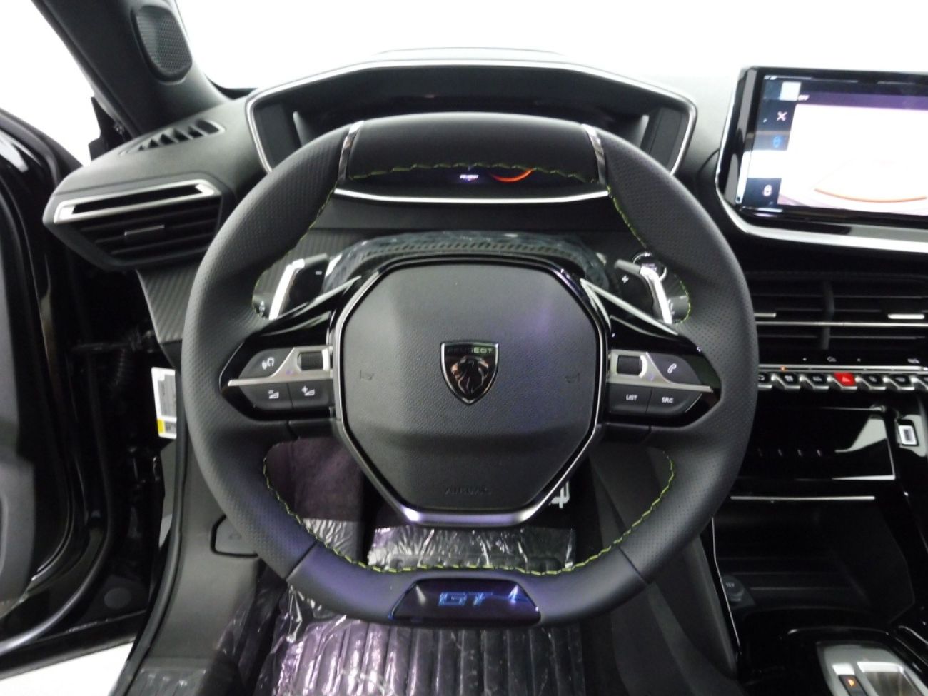 Mandataire PEUGEOT 2008 1.2 HYBRID 145CH GT E-DCS6