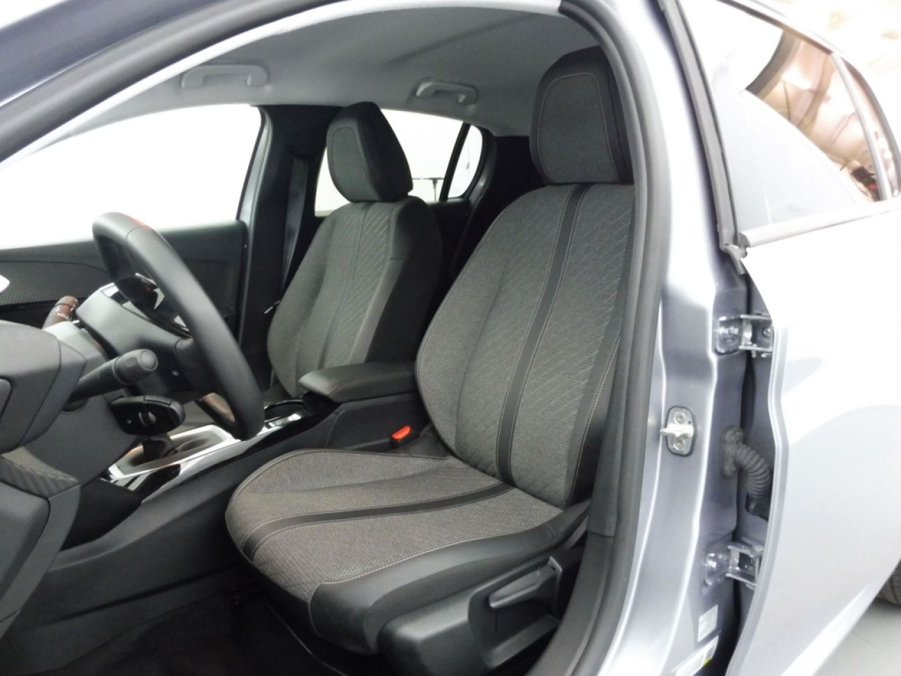 Mandataire PEUGEOT 208 1.2 100CH S&S ALLURE