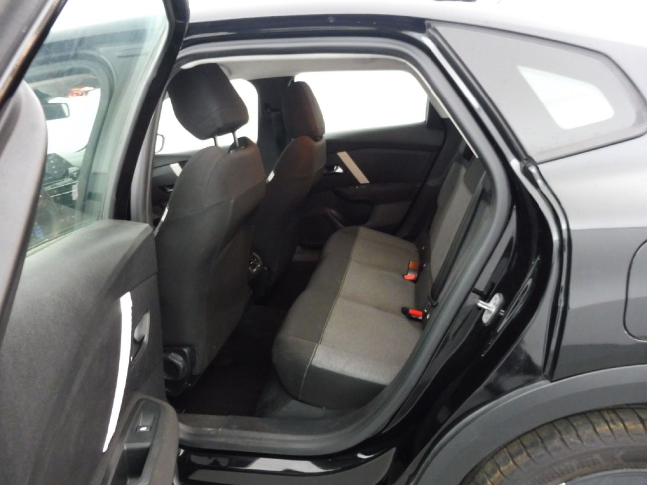 Mandataire Citroën C4 X 1.2 PURETECH 100 FEEL
