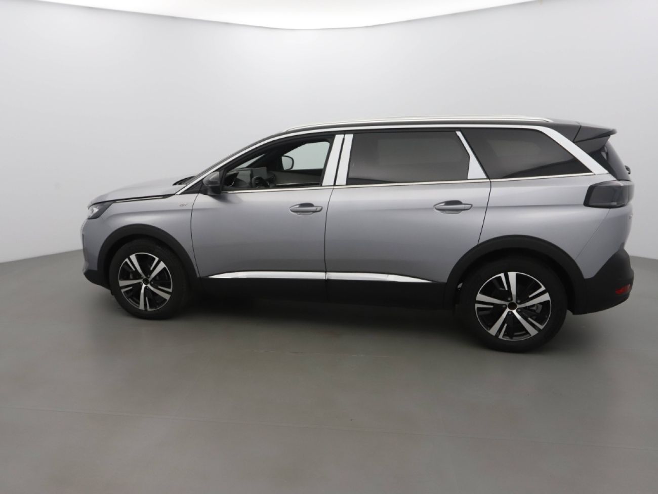 Mandataire PEUGEOT 5008 HYBRID 136CH GT LINE E-DCS6