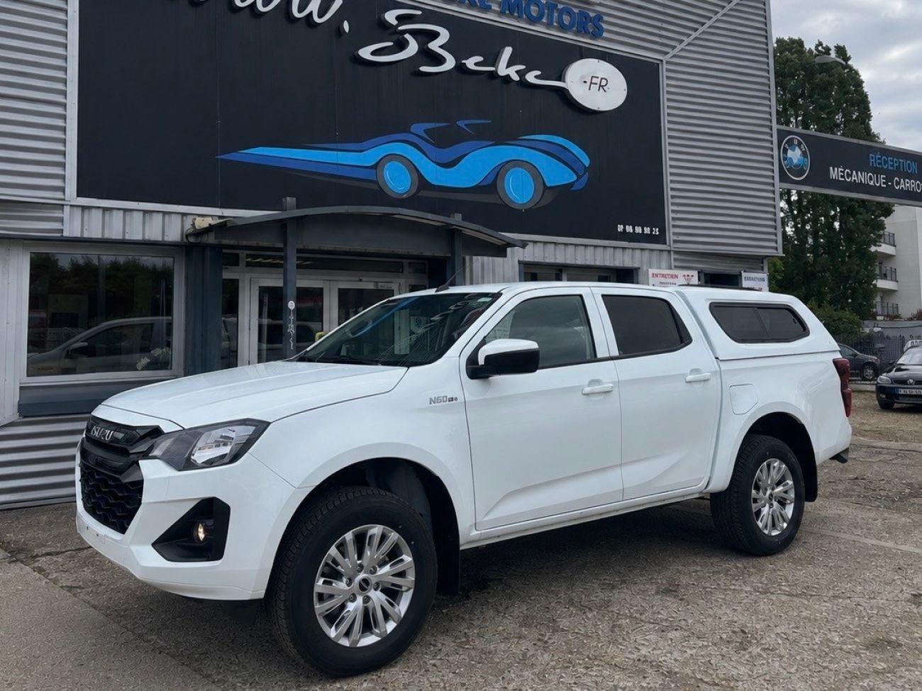 Mandataire ISUZU D-MAX CREW CAB 1.9 164 CH 4X4 A/T BB+ 4 portes