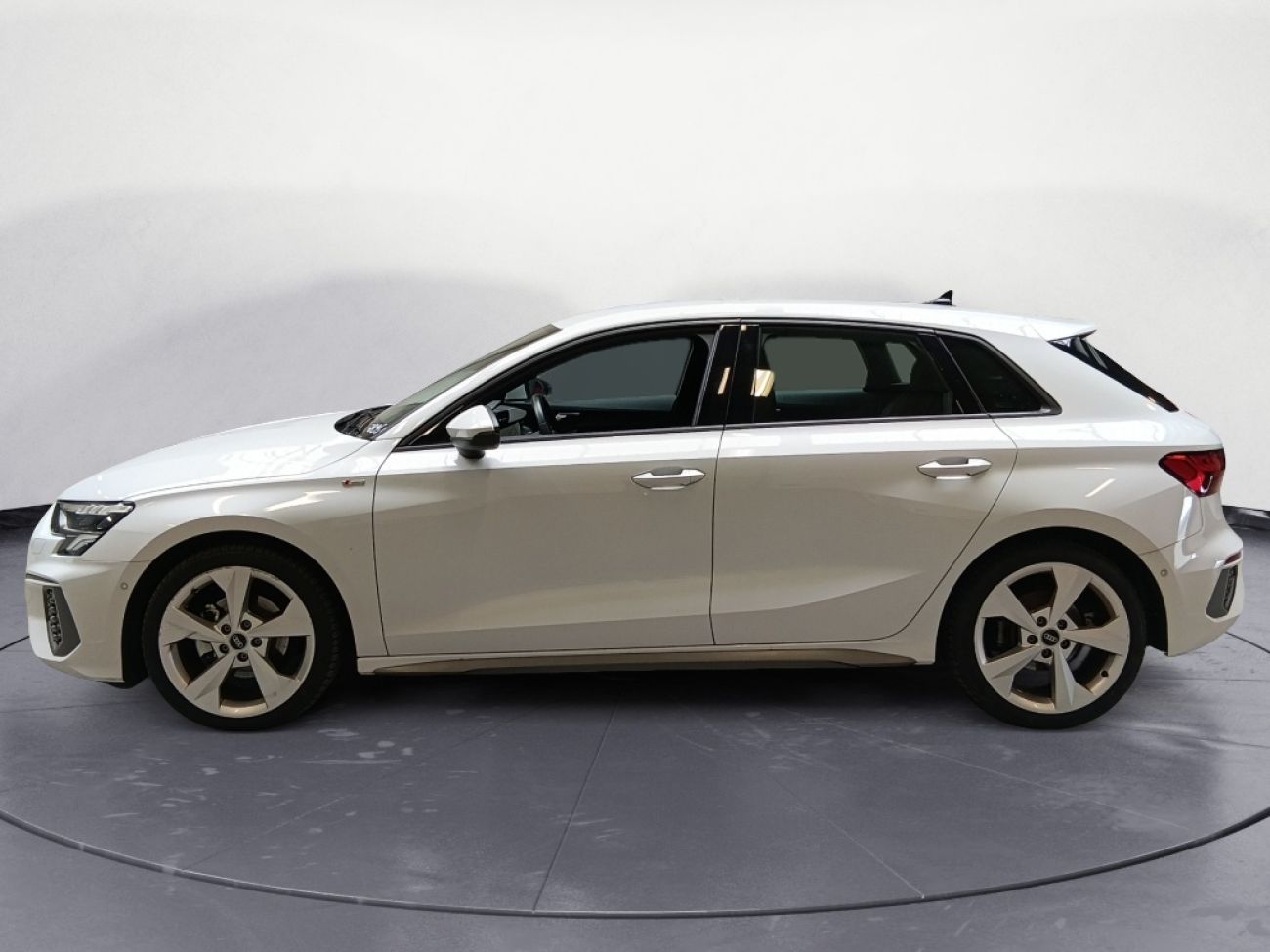 Mandataire AUDI A3 Sportback 35 TFSI 150CH MILD HYBRID S LINE S TRONIC 7