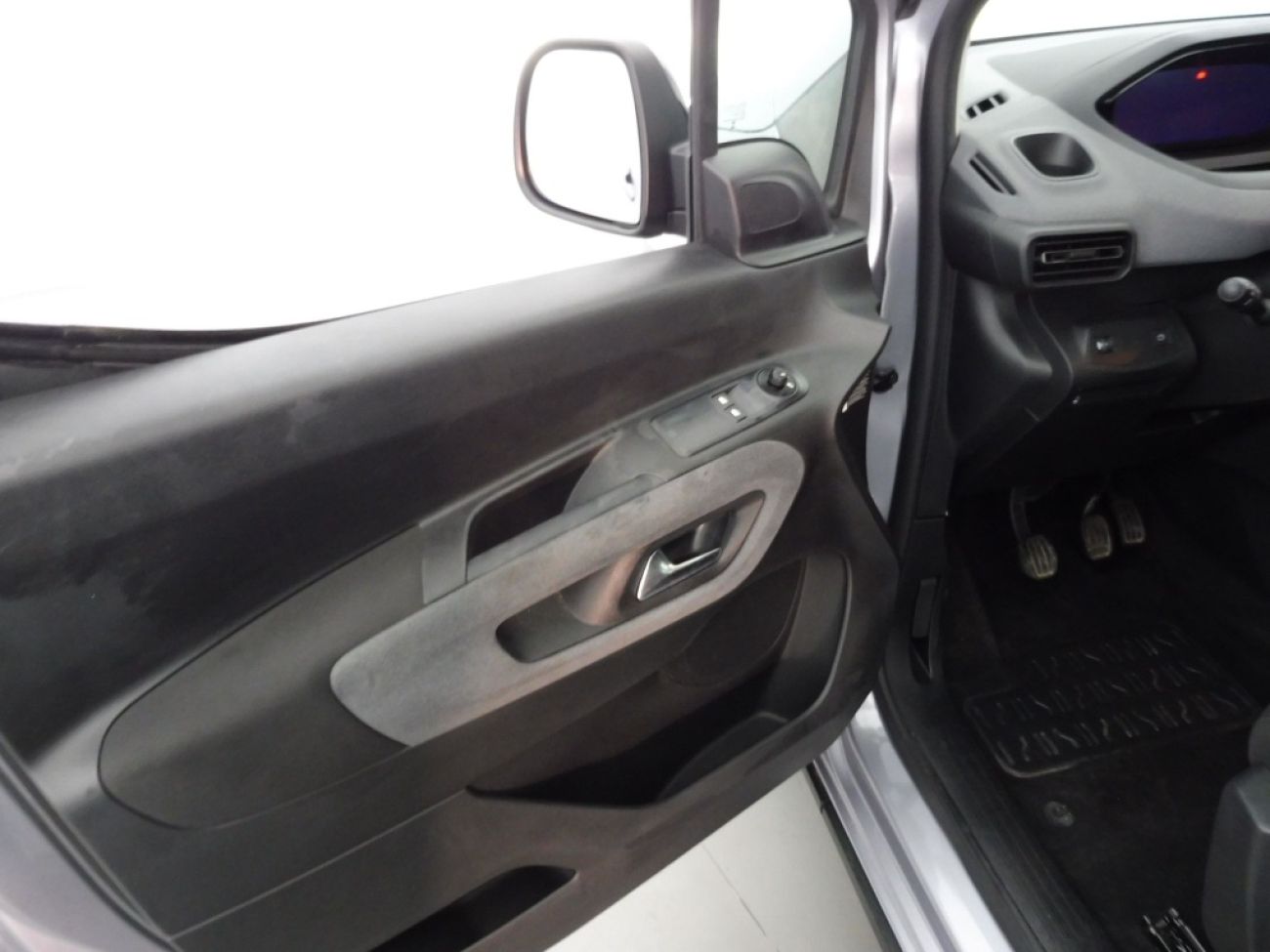 Mandataire PEUGEOT RIFTER TAILLE M - 1.5 BLUEHDI 100CH S&S ALLURE 5 PLACES