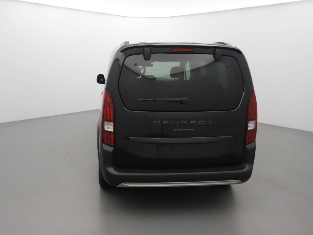 Mandataire PEUGEOT Rifter TAILLE XL - 1.5 BLUEHDI 130CH S&S GT EAT8 7 PLACES