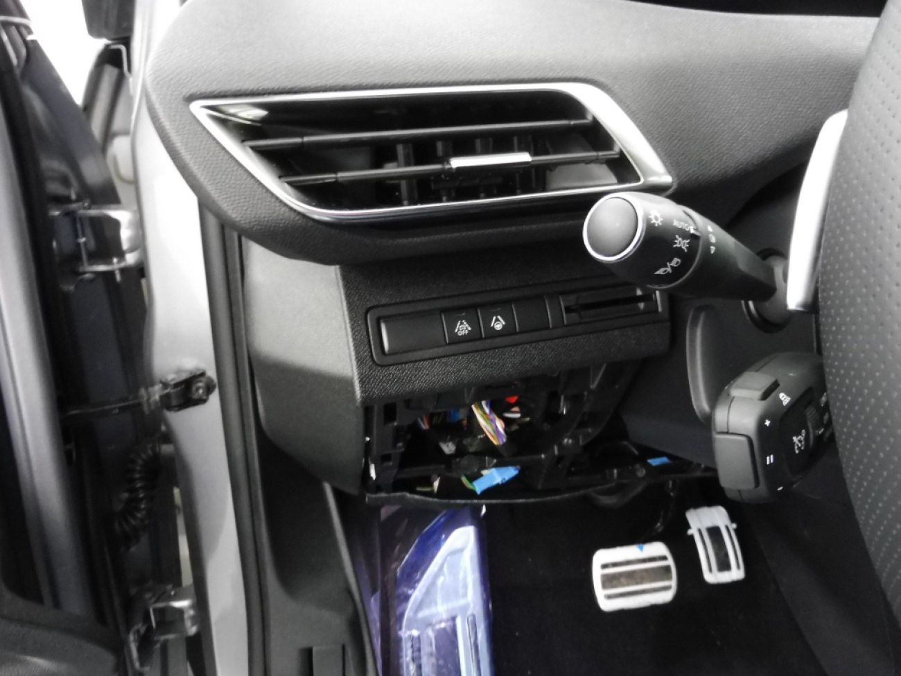 Mandataire PEUGEOT 5008 HYBRID 136CH GT LINE E-DCS6