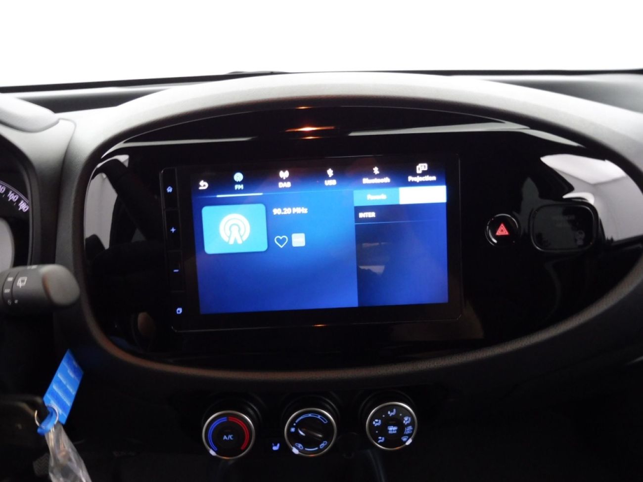 Mandataire TOYOTA AYGO X 1.0 VVT-I 72CH TEAM PLAYER