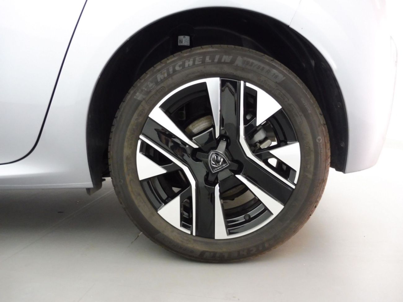 Mandataire PEUGEOT 208 1.2 100CH S&S ALLURE