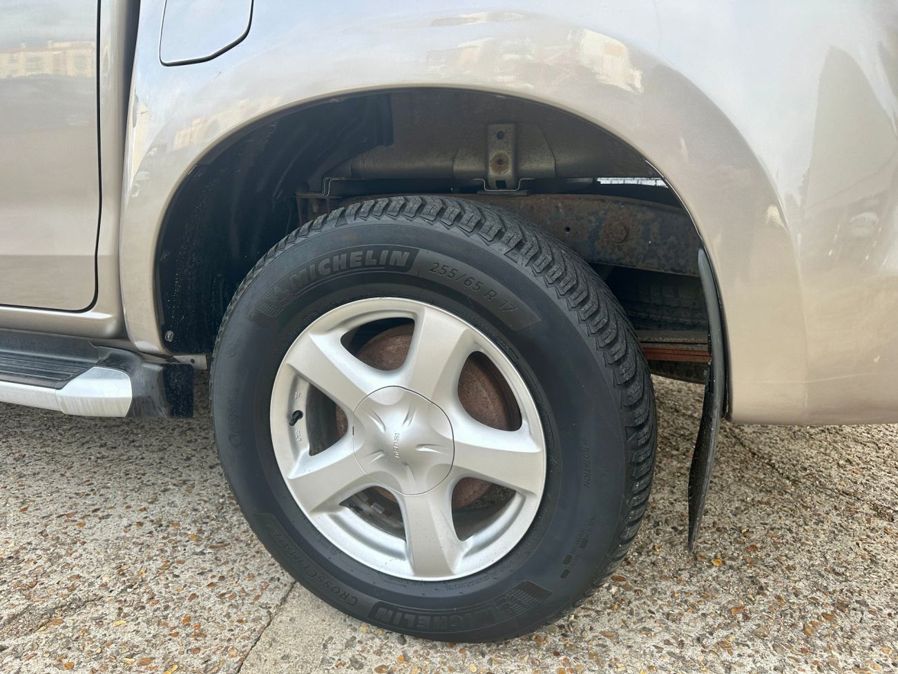 Mandataire ISUZU D-MAX 2.5 4X4 CREW DOUBLE CABINE QUASAR A