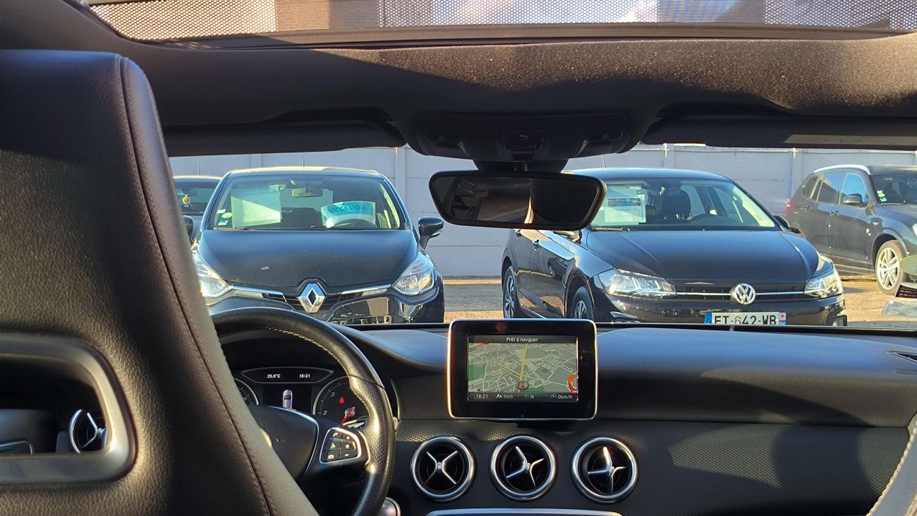 Mandataire MERCEDES CLASSE A 200 d 7G-DCT Sport Edition TOIT OUVRANT / JANTES AMG 18