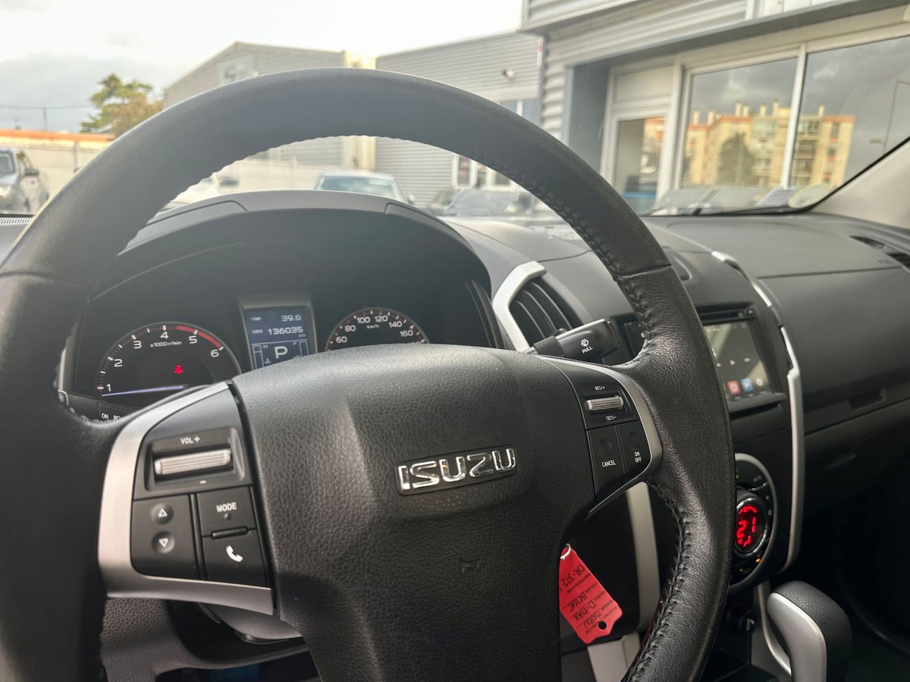 Mandataire ISUZU D-MAX 2.5 4X4 CREW DOUBLE CABINE QUASAR A