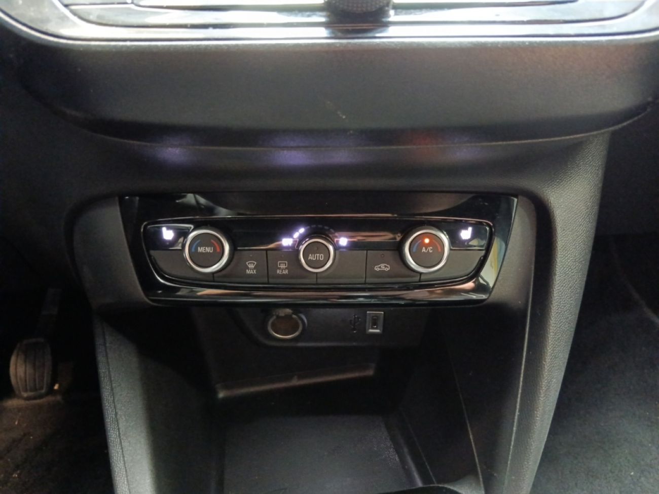 Mandataire Opel Corsa 1.2T 100gs