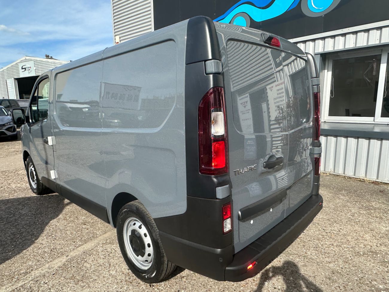 Mandataire RENAULT TRAFIC L1H1 ADVANCE 3T blue dci 150 auto