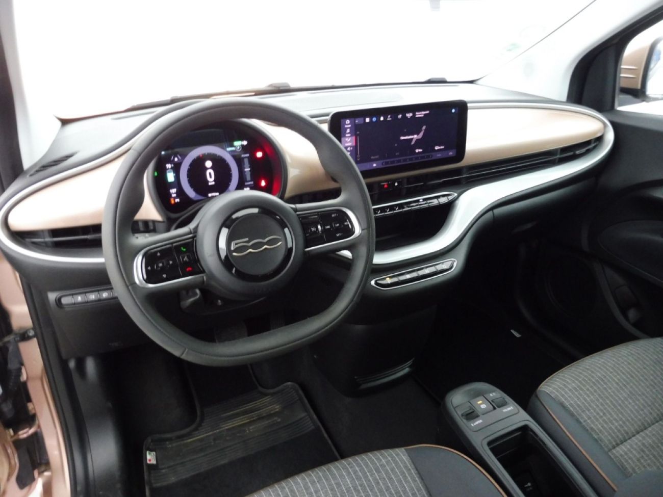Mandataire FIAT 500 E 118CH ICONE