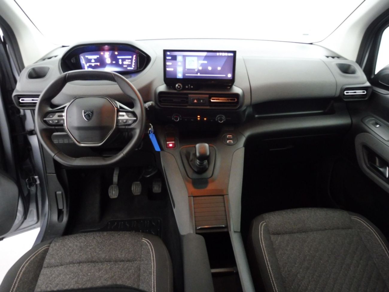 Mandataire PEUGEOT RIFTER TAILLE M - 1.5 BLUEHDI 100CH S&S ALLURE 5 PLACES