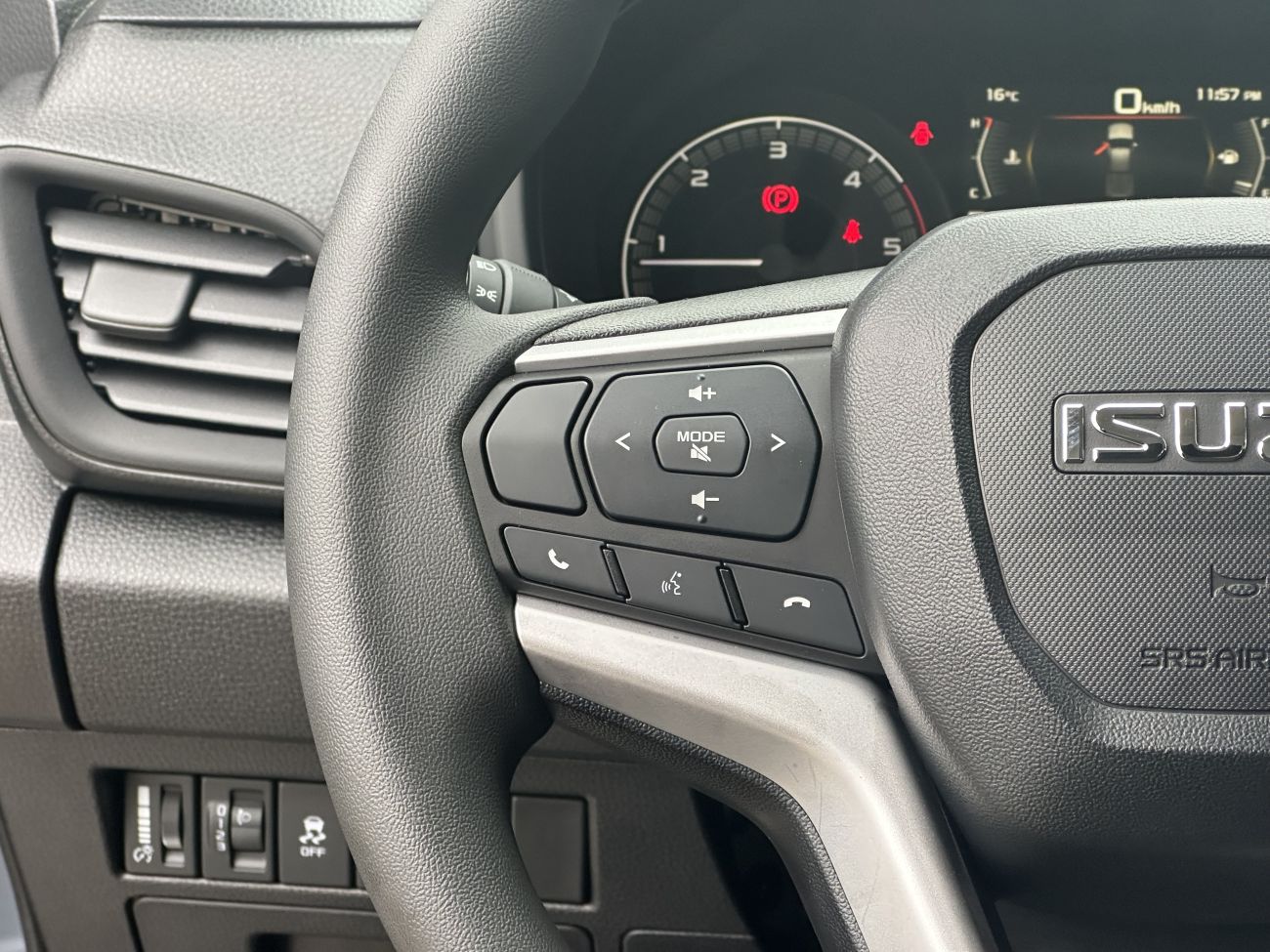 Mandataire ISUZU D-MAX N60 SPACE CAB 1.9 164 CH 4X4 B