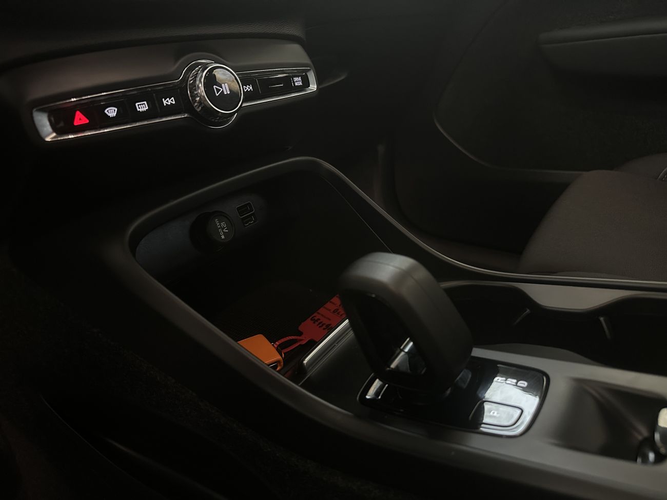Mandataire VOLVO XC40 B3 163 ch DCT7 Momentum Business