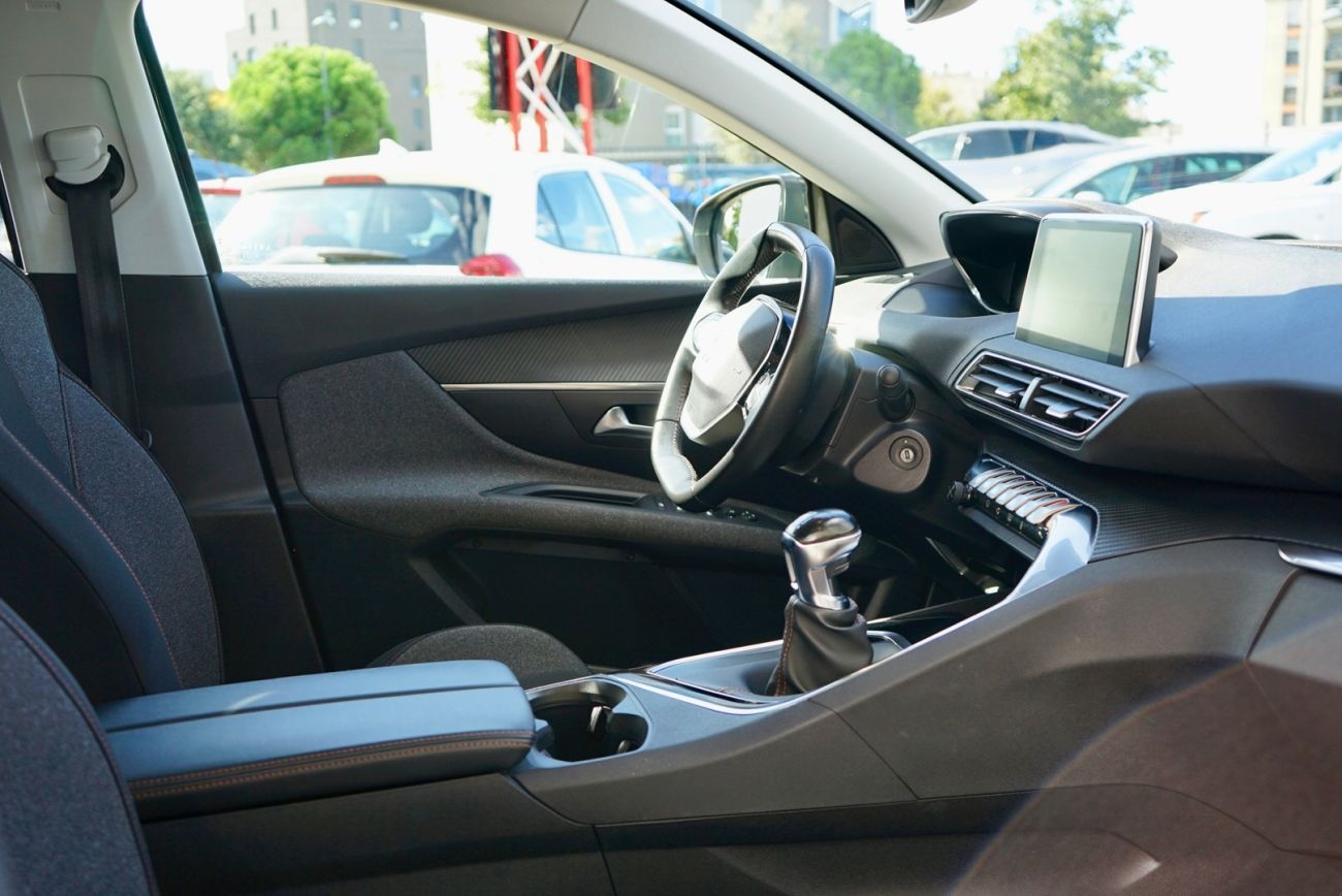 Mandataire PEUGEOT 3008 Puretech 130ch S&S BVM6 Active RADAR AVANT & ARRIERE / ENTRETIEN PEUGEOT